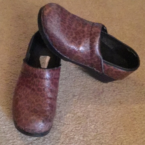 Clocs Shoes - Picture 6 of 7